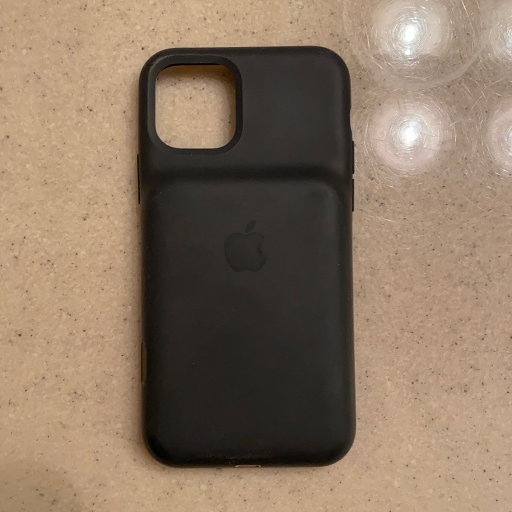 Used Apple Smart Battery case I phone 11 pro
